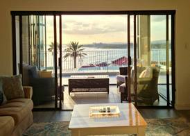'Die Braaihuis'- sleeps 6, Large Veranda, Sea Views, Central and Fabulous! 2