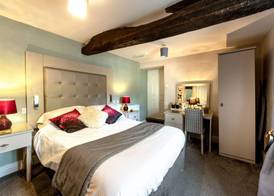 Maypole Inn 4