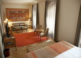 Tomtom Suites 5