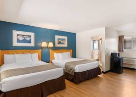 Skylark Shores Resort 4