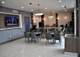 Days Inn & Suites by Wyndham Downtown/University of Houston 2