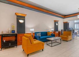 Comfort Inn & Suites Sheboygan I-43 4