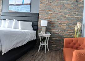 Terrace Bay Hotel - Lakefront 3