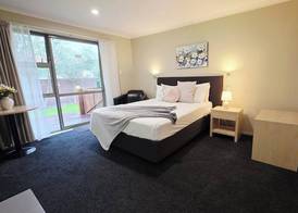 TOWER JUNCTION MOTOR LODGE- Motel with Airport and Railway Station Transport Service 4