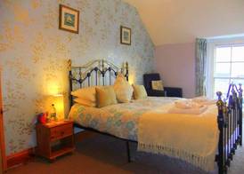 College Guest House 4