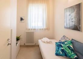 Elegante Trilocale Marconi prima fila mare 3