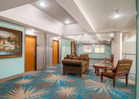 Days Inn & Suites by Wyndham San Antonio North/Stone Oak 4
