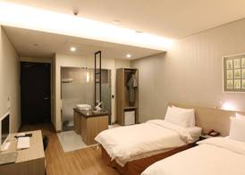 Hotel Clover 3