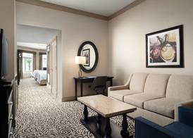 West Inn & Suites 4