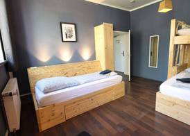 Blue Doors Hostel KTV 5