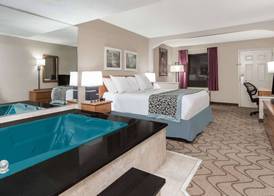 Days Inn by Wyndham Elberton 4