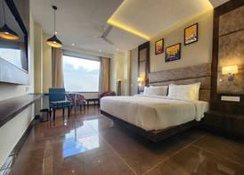 Portola Hotel By Parkside 5