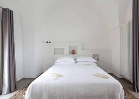 Pietra Pesara 4