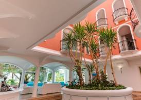 Phi Hotel Sighientu 3