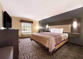 Best Western Bradbury Inn & Suites 4
