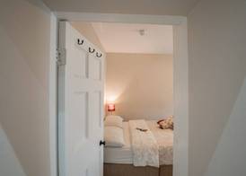Charming 2 Bed Apartment Donegal Town Centre 4