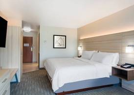 Holiday Inn Express & Suites LEWISBURG by IHG 5