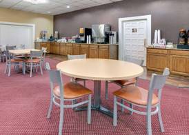 Super 8 by Wyndham Norman 4