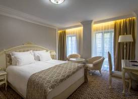 Residence City Garden - Certificate of Excellence Top 10 BEST Five-Stars City Hotels for 2024 awarded by HTIF 5