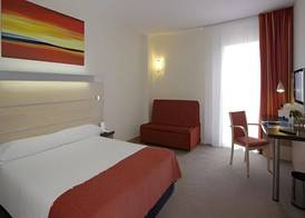 B&B HOTEL Girona 3 2