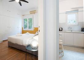 Spacious High-Ceiling 2-Bedroom by Acropolis Museum 5