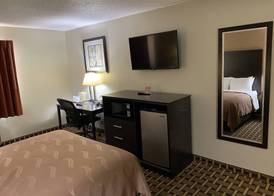 Quality Inn Morton at I-74 5