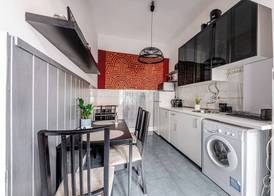 Chain Bridge Apartment 3