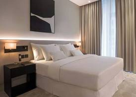 Lusso Hometels J One 2