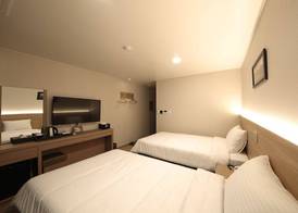 Harbor Hotel 4