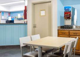 Days Inn by Wyndham Hamilton 2