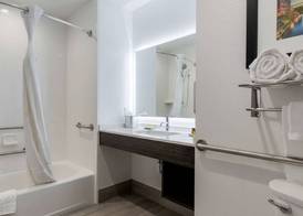 Holiday Inn Express & Suites Choctaw - Oklahoma City East by IHG 4