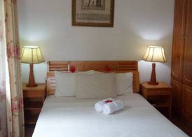 Reef Holiday Apartments 5