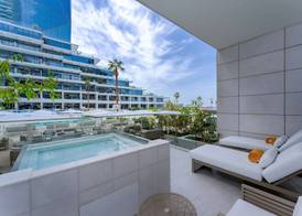 FIVE LUXE 4