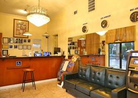 Travelodge by Wyndham Pasadena Central 2