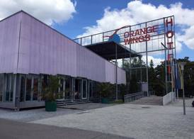 Orange Wings Krems 3