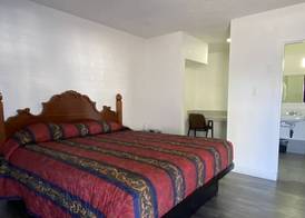 Lucky cuss Motel 4