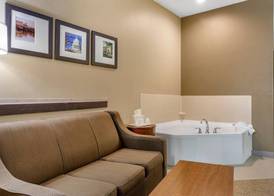 Comfort Suites Jonesboro University Area 5