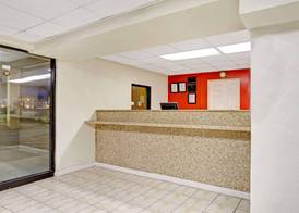 Super 8 by Wyndham Fredericksburg 2