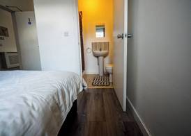 Ensuite1 Woodhouse private bath 2kitchen 3