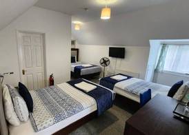 Gatwick Castle B&B 4