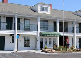 Jameson Inn Douglas 4