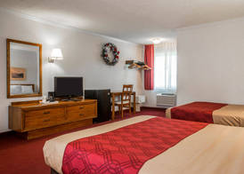 Baymont by Wyndham Lake George 5