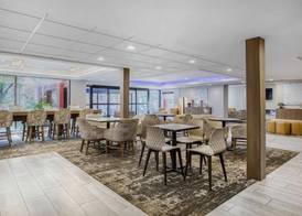 SureStay Plus Hotel by Best Western Chicago Lombard 5