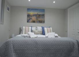 Watersedge Guest House 5