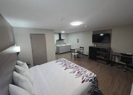 Red Roof Inn Sutton 3