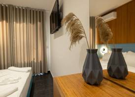 Aglon Twin's Hotel 2