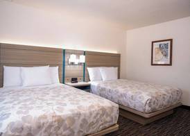 Lemon Heights Inn 4