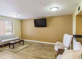 Suburban Studios Hotel Kingsland Near I-95 3