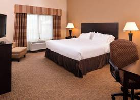 Holiday Inn Express & Suites FAIRMONT by IHG 4
