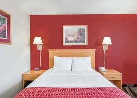 Days Inn by Wyndham Gillette 4